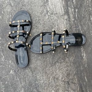 Strappy open toe Sandals